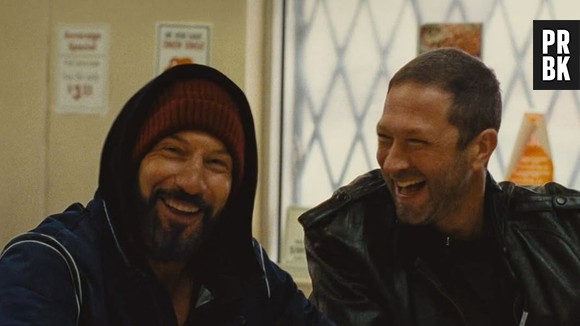 Ebon Moss-Bachrach et Jon Bernthal dans l'épisode surprise de The Bear