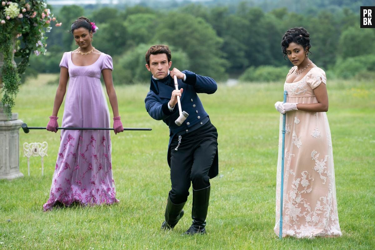 Photo : Simone Ashley dans le rôle de Kate Sharma, Jonathan Bailey dans ...