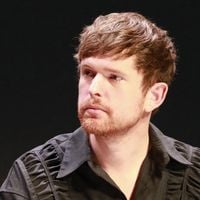 "Vous êtes remplacés" : pourquoi le coup de gueule de ce chanteur sur les journalistes musicaux est essentiel ?