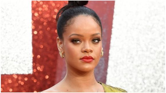 Rihanna s'excuse après son défilé controversé