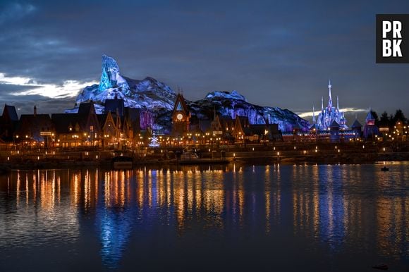 Le lac Adventure Bay dans le monde de La Reine des Neiges, World of Frozen, à Disneyland Paris