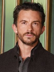 Après Ariana Grande, Jonathan Bailey quitte le projet le plus attendu de 2027