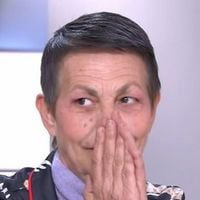 En larmes, Lio répond aux critiques