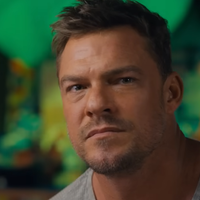 Alan Ritchson, la star de Reacher, s'apprête à endosser son troisième rôle chez DC – mais ce ne sera pas celui de Batman