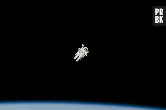 L'astronaute Bruce McCandless lors d'une sortie extravéhiculaire à bord de la navette spatiale en 1984.