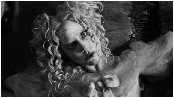 Lady Gaga entre dans la "Dead Dance"