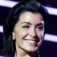 Jenifer en studio pour son "nouveau bébé"