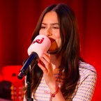 Jeanne (Star Ac) reprend "Feel Good" de Charlotte Cardin