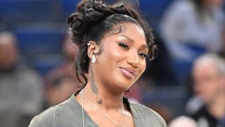 La preuve qu'Aya Nakamura est l'ambassadrice mondiale de la chanson française : ce tube réalise un exploit rare à l'étranger !