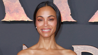 "Je n'aurais jamais dû jouer ce rôle" : Zoë Saldaña regrette profondément d'avoir accepté l'un de ses rôles les plus controversés