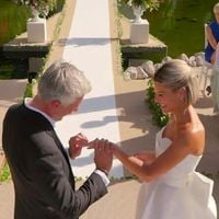 Mariés au premier regard : qui choisit les alliances des candidats ? Un marié lève le voile