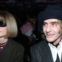 Face au malaise, le MET Gala ne célèbrera pas John Galliano, le couturier prend la parole