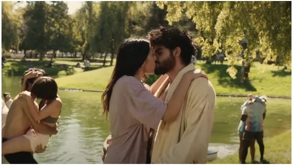 Musique de la pub Freedent : qui chante ?