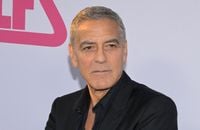 La bande-annonce du film Les Rois du désert. George Clooney en est venu aux mains avec le réalisateur.