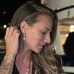 "Je ne me prends pas pour une autre" : Camille Santoro (Familles Nombreuses) répond aux critiques sur sa présence au Festival de Cannes