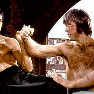 Le combat culte de Bruce Lee et Chuck Norris dans La Fureur du dragon