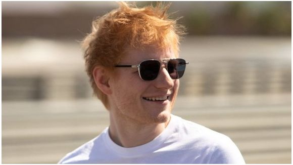 Ed Sheeran change de style sur "Drive"