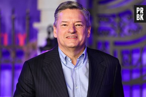 Ted Sarandos au photocall de la première mondiale de la première saison de la série Netflix "Mercredi" au Hollywood American Legion Post 43 du Hollywood Legion Theater à Los Angeles, Californie, Etats-Unis, le 16 novembre 2022.