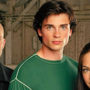 Michael Rosenbaum, Tom Welling et Kristin Kreuk dans la série Smallville