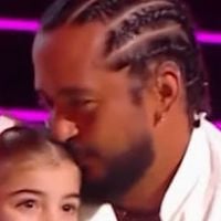 The Voice Kids : un talent chante avec Slimane