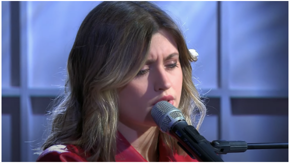 Marine (Star Academy) chante "Ma faute" en piano-voix