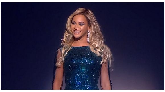 Brit Awards 2014 : Beyoncé interprète "XO"