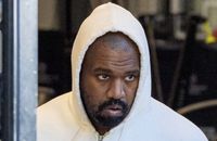 Pomme dans C à Vous. La chanteuse accuse Kanye West de plagiat.