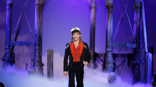 Zara frappe un énorme coup : John Galliano débarque et va métamorphoser la marque comme jamais