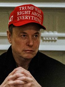 Elon Musk tente tout pour sauver sa fortune : avec Jeff Bezos et Mark Zuckerberg, ils ont perdu des milliards dans l'industrie technologique