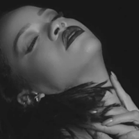 Rihanna torride pour le clip "Kiss It Better"