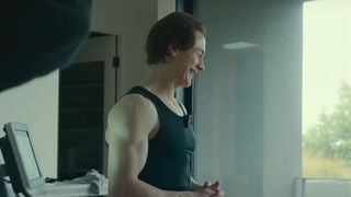 "Ce n'est pas de la science, c'est juste de l'attention" : un millionnaire de 47 ans devient le centre des débats après avoir révélé sa routine extrême pour retrouver le corps d'un jeune de 18 ans