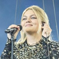 Louane : quel démarrage pour sa chanson "maman" ?