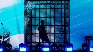 Je suis allé voir Ado en concert à Paris, une étincelle japonaise qui met le feu sur scène