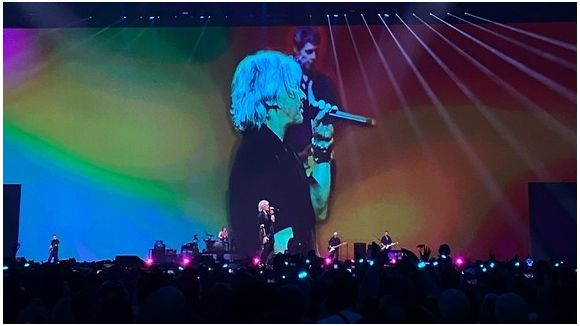 Indochine ressort ce titre oublié en live !