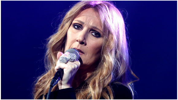 Céline Dion chante "How Does A Moment" en live