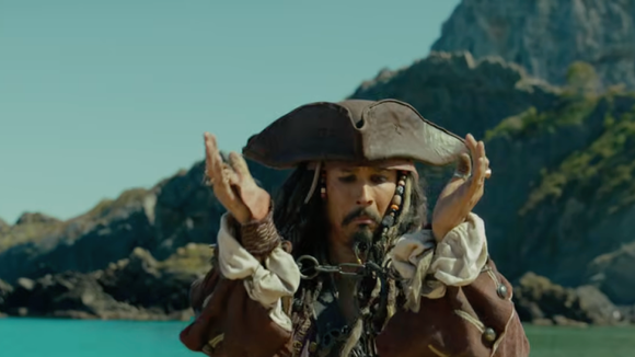 Pirates des Caraïbes : Les Secrets de la Lampe | Bande-annonce officielle 2