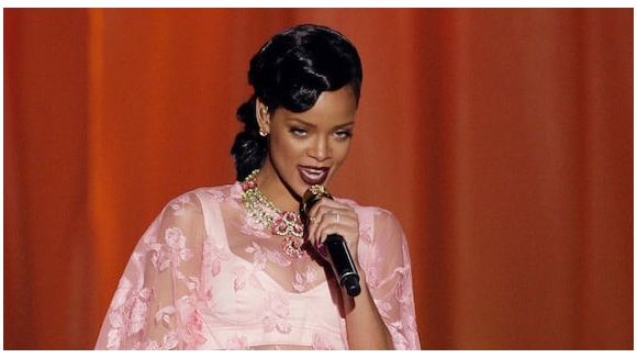 Rihanna, B. Mars et Sting en live aux Grammy