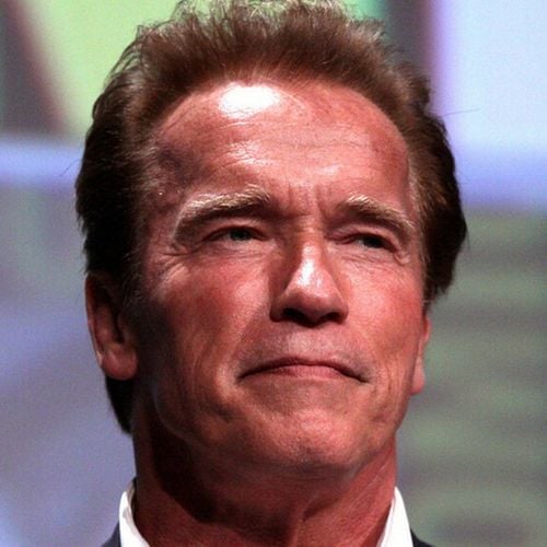 Depuis 29 ans, Arnold Schwarzenegger paie un dollar par an à Warner pour conserver ce costume emblématique d'un de ses films les moins bien notés