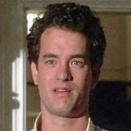 "Ce n'est pas un très bon film" : Tom Hanks aurait préféré ne jamais avoir tourné ce flop des années 80, remake d'un film français culte