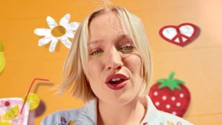 Maïa : festival de "Blonde" dans son clip !