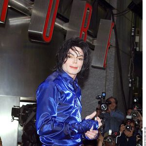 DEDICACE DE "MICHAEL JACKSON" POUR LA SORTIE DE SON ALBUM "INVICIBLE" NEW YORK "PLAN AMERICAIN"