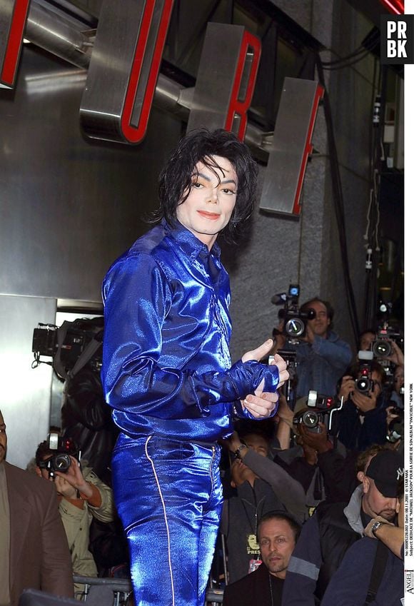 DEDICACE DE "MICHAEL JACKSON" POUR LA SORTIE DE SON ALBUM "INVICIBLE" NEW YORK "PLAN AMERICAIN"