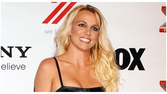 Britney Spears au travail sur son huitième album