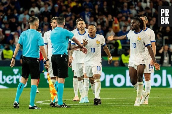 Kylian Mbappé s'en prend à l'arbitre après la défaite de l'Equipe de France contre l'Espagne en demi-finale de Ligue des Nations le jeudi 5 juin 2025
