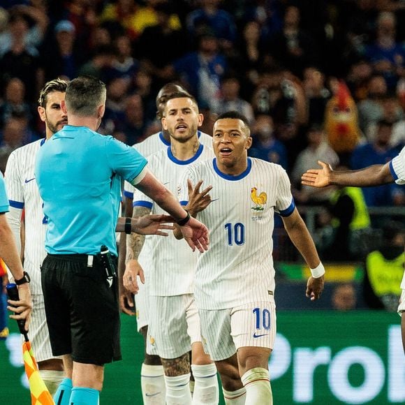 Kylian Mbappé s'en prend à l'arbitre après la défaite de l'Equipe de France contre l'Espagne en demi-finale de Ligue des Nations le jeudi 5 juin 2025