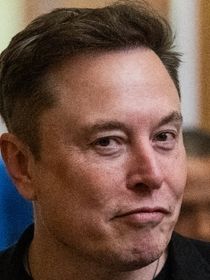 Digne d'un film de science-fiction : une nouvelle bataille s'engage entre la Chine et Elon Musk ! Elle concerne des robots humanoïdes, et elle s'annonce longue
