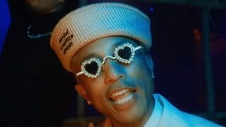 Pharrell Williams : le clip "Airplane Tickets"