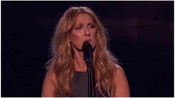 Céline Dion émeut avec "L'hymne à l'amour"