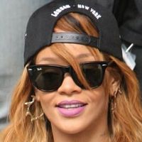 Attaquée par une journaliste, Rihanna réagit