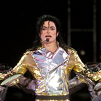 Michael Jackson : ses objets personnels s'arrachent à prix d'or, un gant vendu plus de 113 000 euros